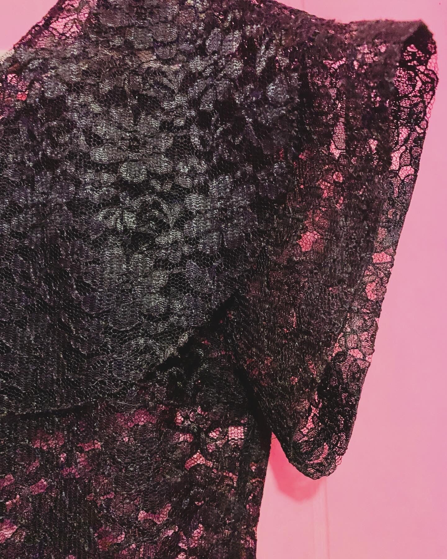 Dahlia - Svart spetstopp