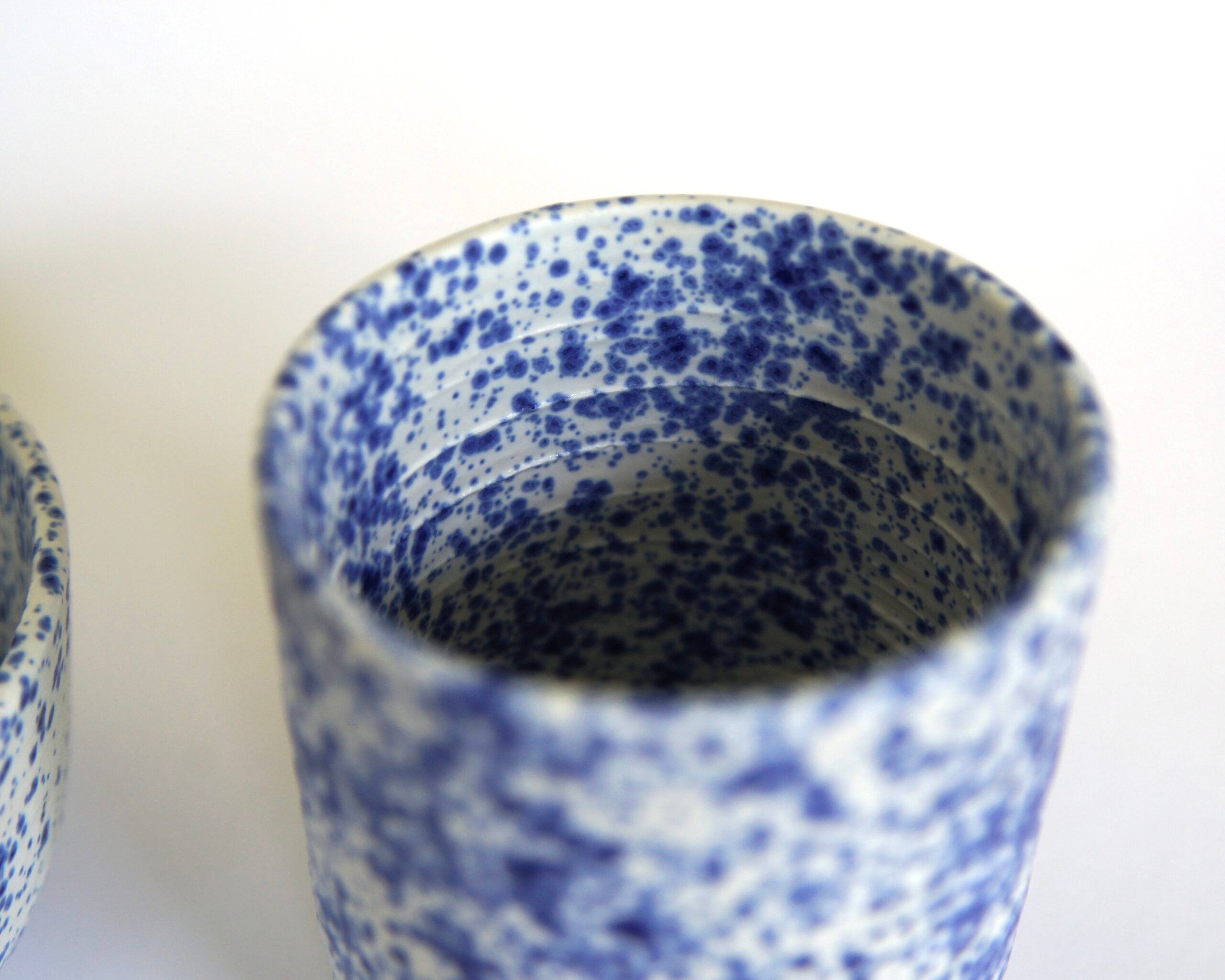 Frukostset - kaffekopp och frukostskål