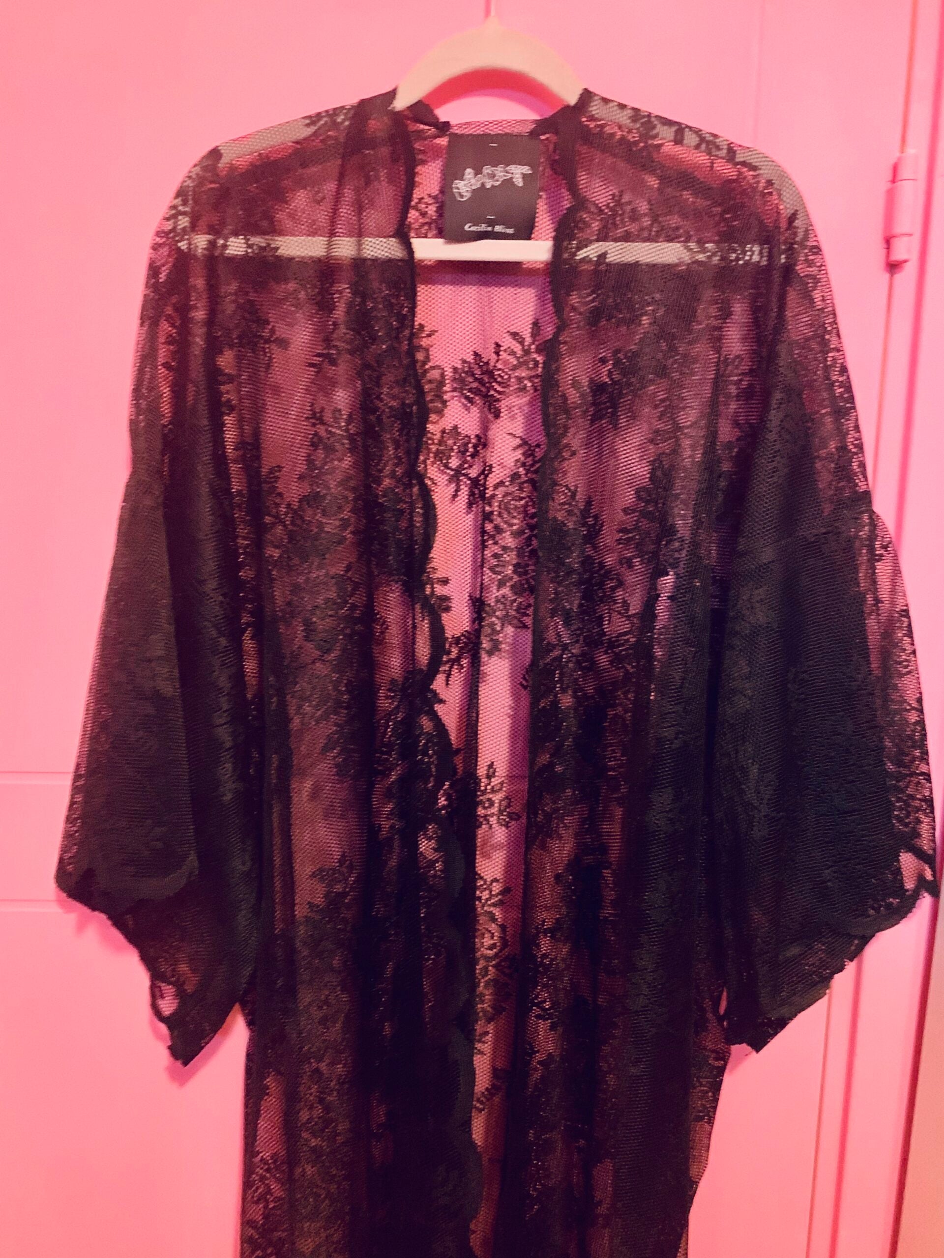 Greta lace kimono