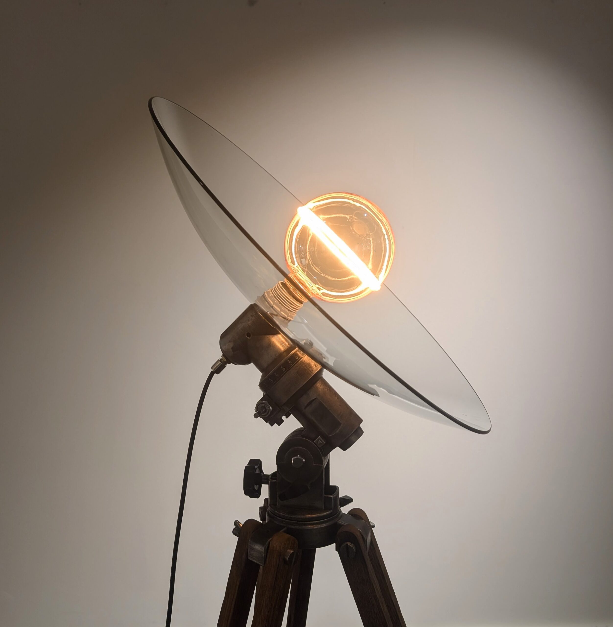 Tripod light