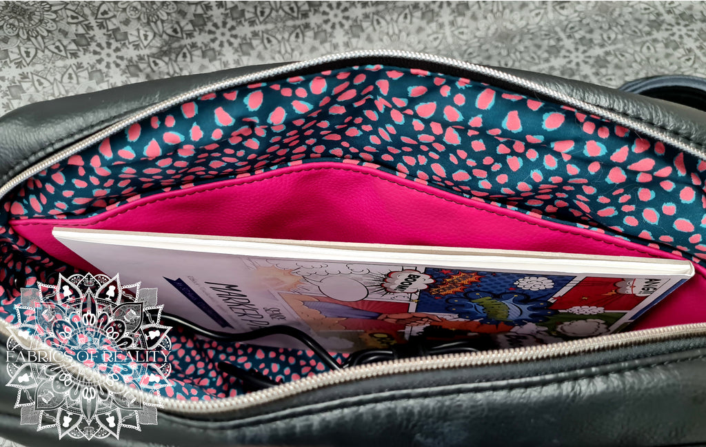 The Side Hustle - rosa och svart datorväska i konstläder