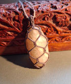 Halsband med indisk månsten