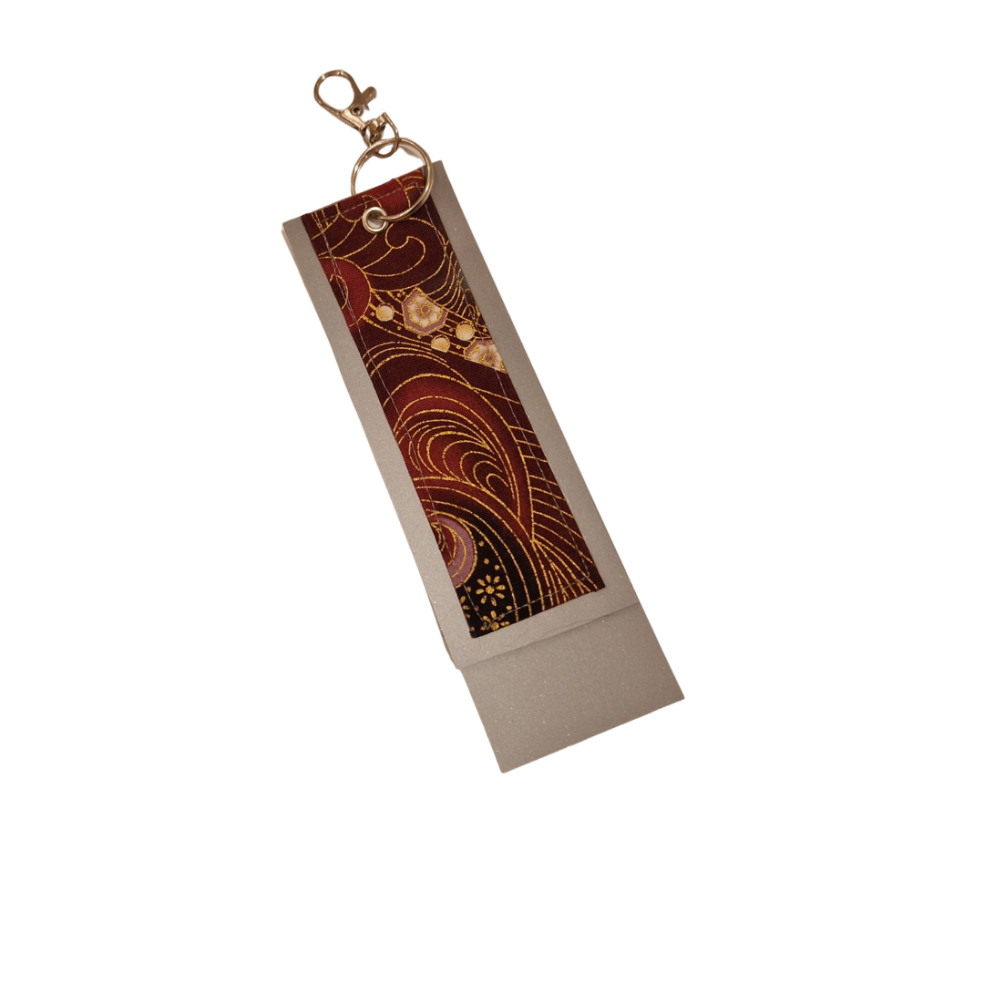 Hängande reflex med mönstrat tyg