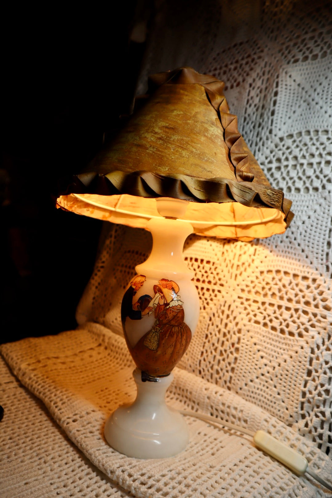 Farbror Blå tröstar Tant brun - lampa