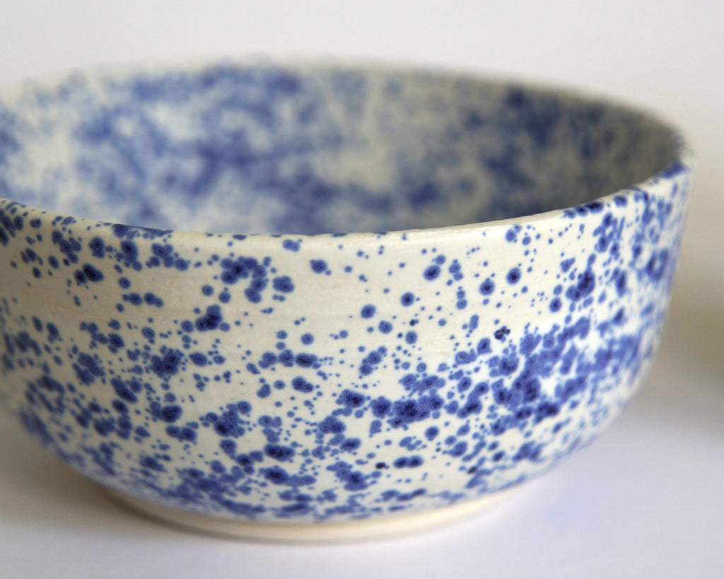 Frukostset - kaffekopp och frukostskål