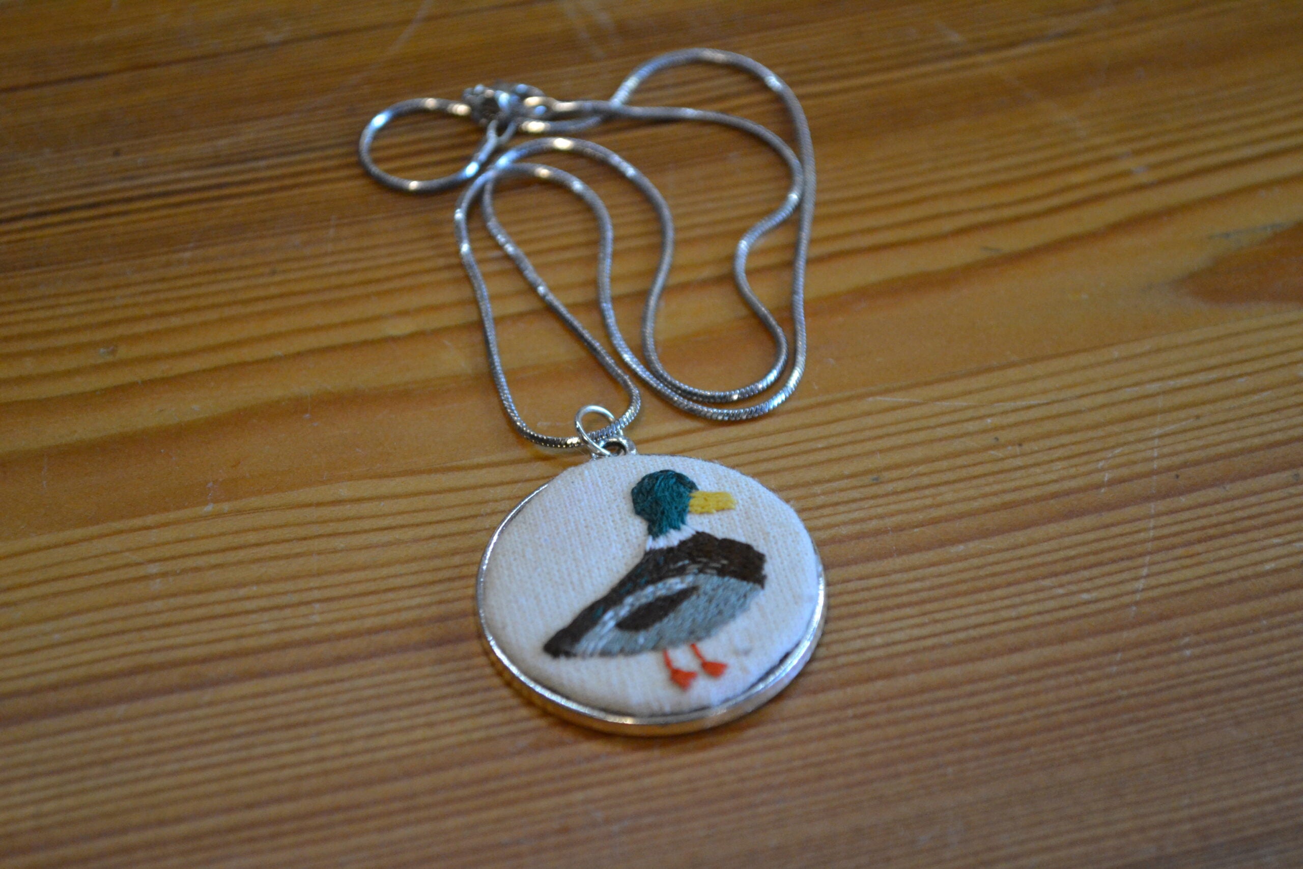 Broderat Halsband Hanand