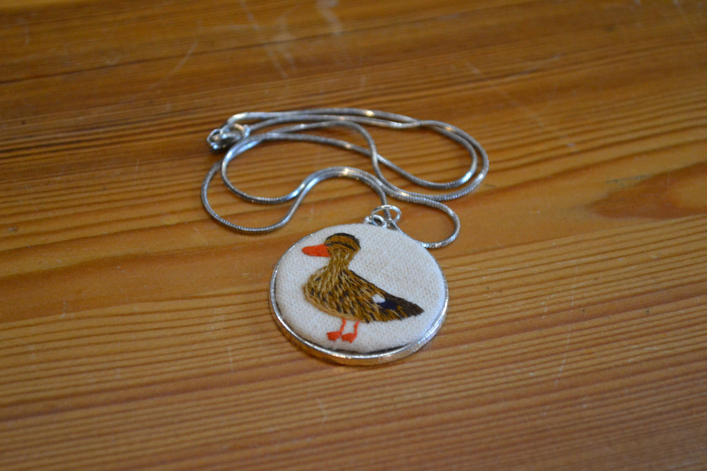 Broderat Halsband Honand