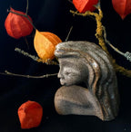 Flashes In The Night, Skulptur i grå lava, glaserad