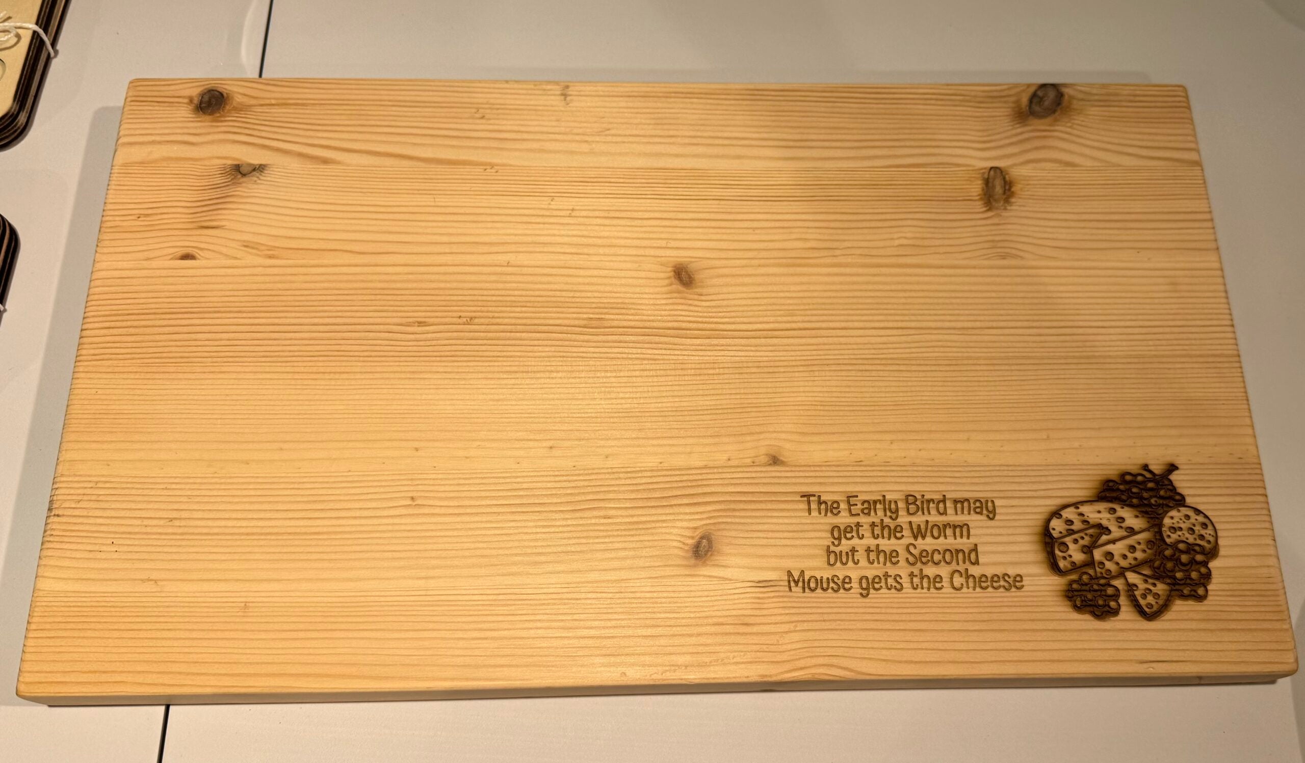 Stor skärbräda med gravyr