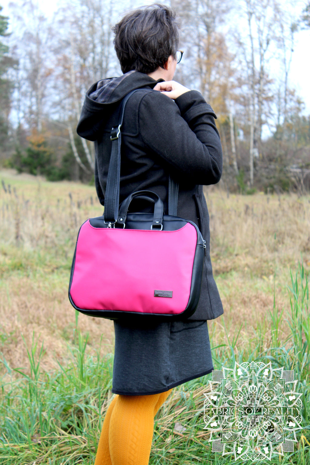 The Side Hustle - rosa och svart datorväska i konstläder