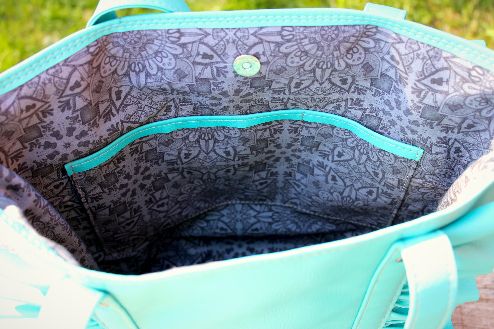 Rimini Ruffle Tote - ljust turkos