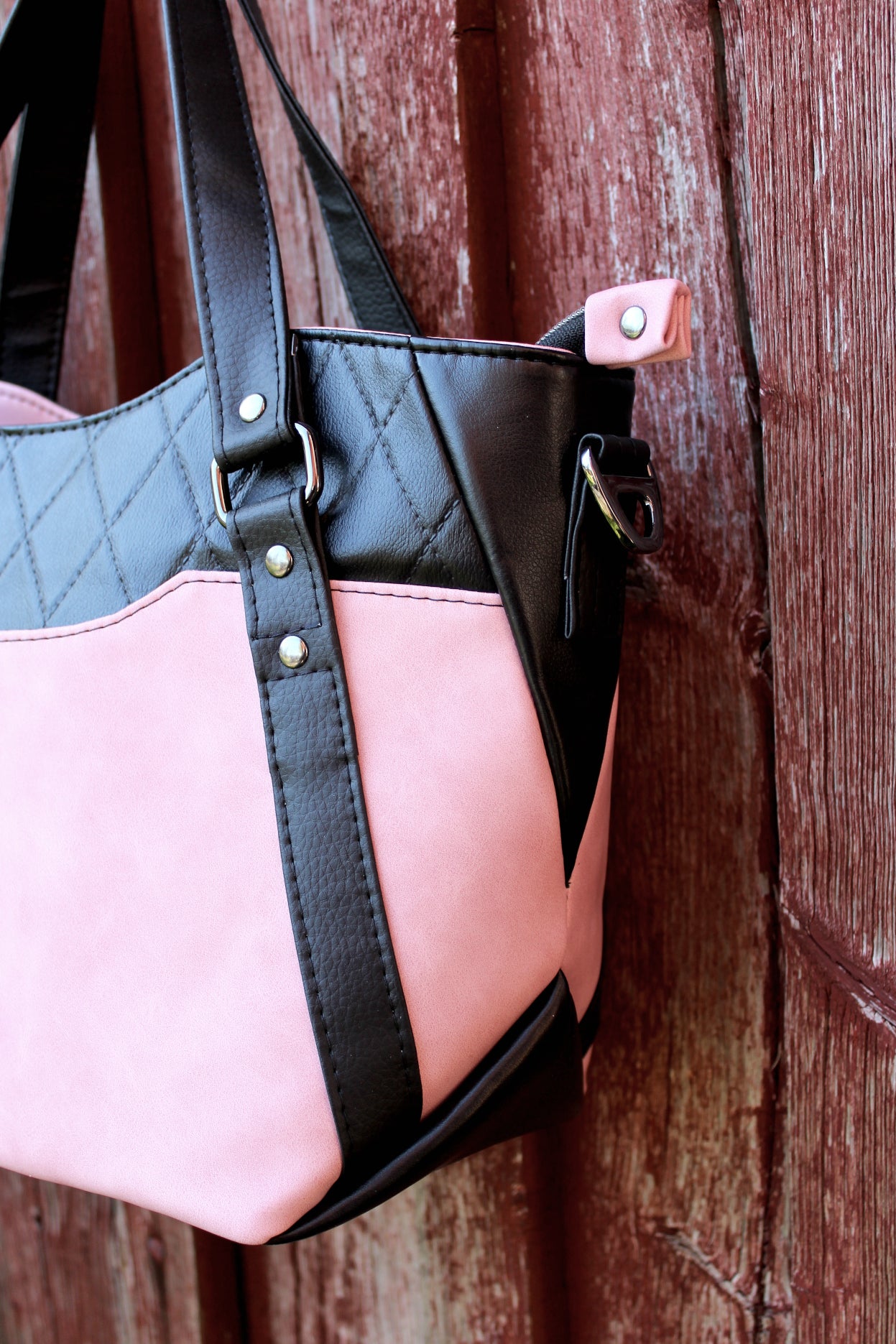 Hiraeth - svart och rosa