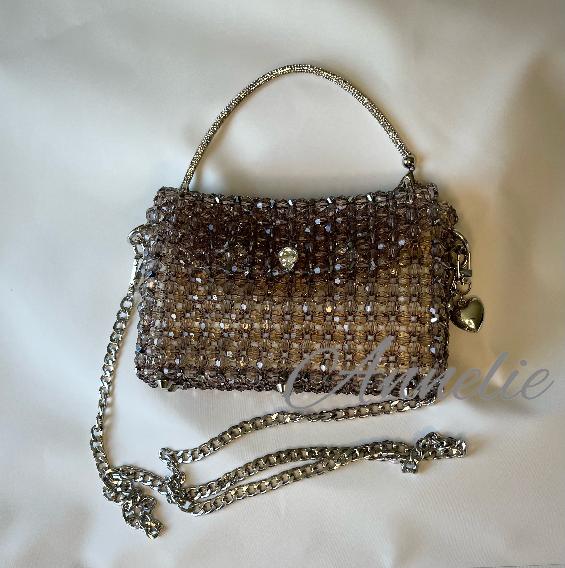 Aftonväska av pärlor