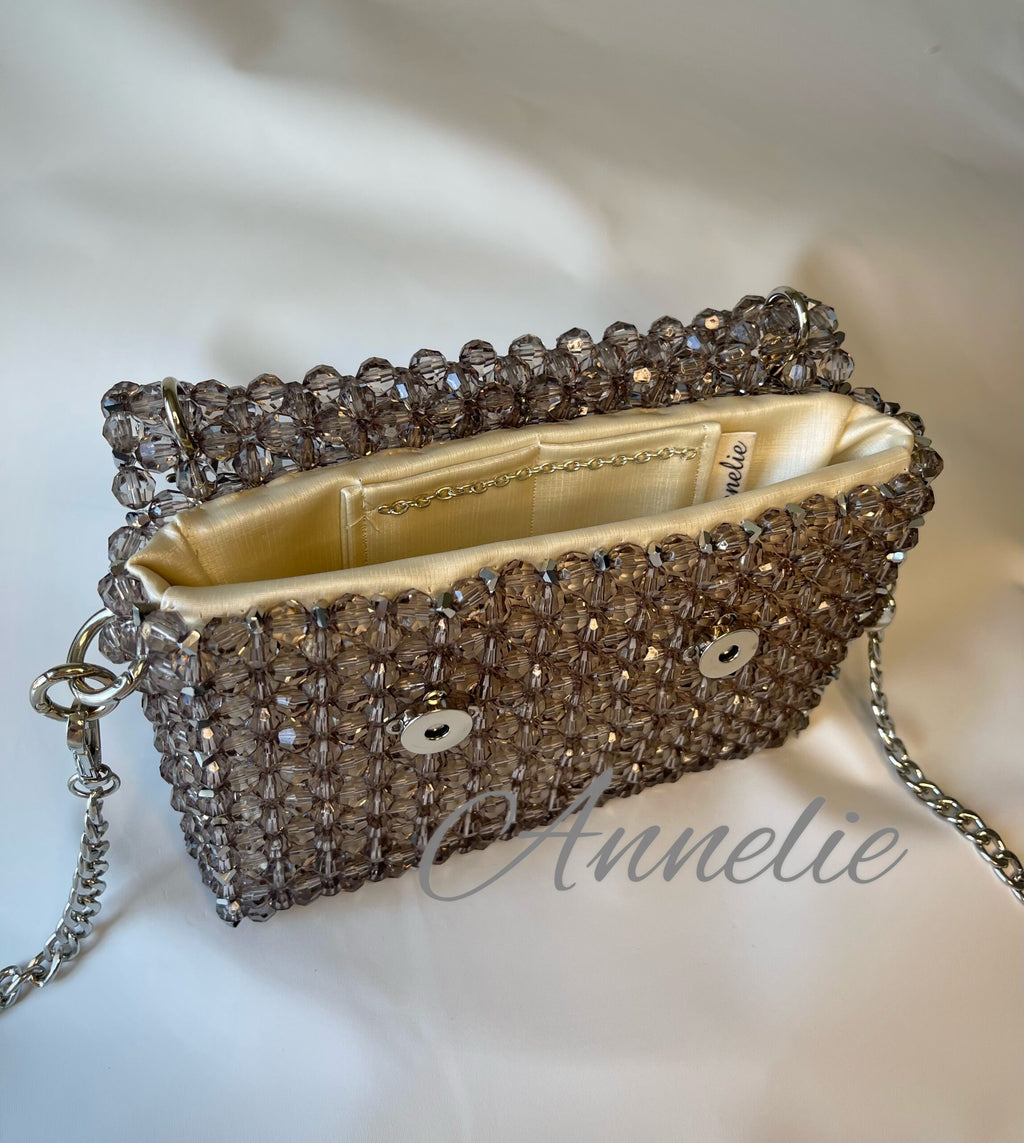 Aftonväska av pärlor