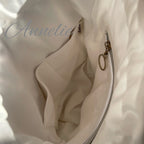 Handgjord väska av pärlor och plexiglas