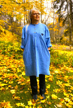 Krysmynta rak linneklänning i linnetyg, Finns i vit och dalablå.