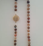 Halsband pärlor och agat