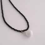 Halsband svart och vit onyx