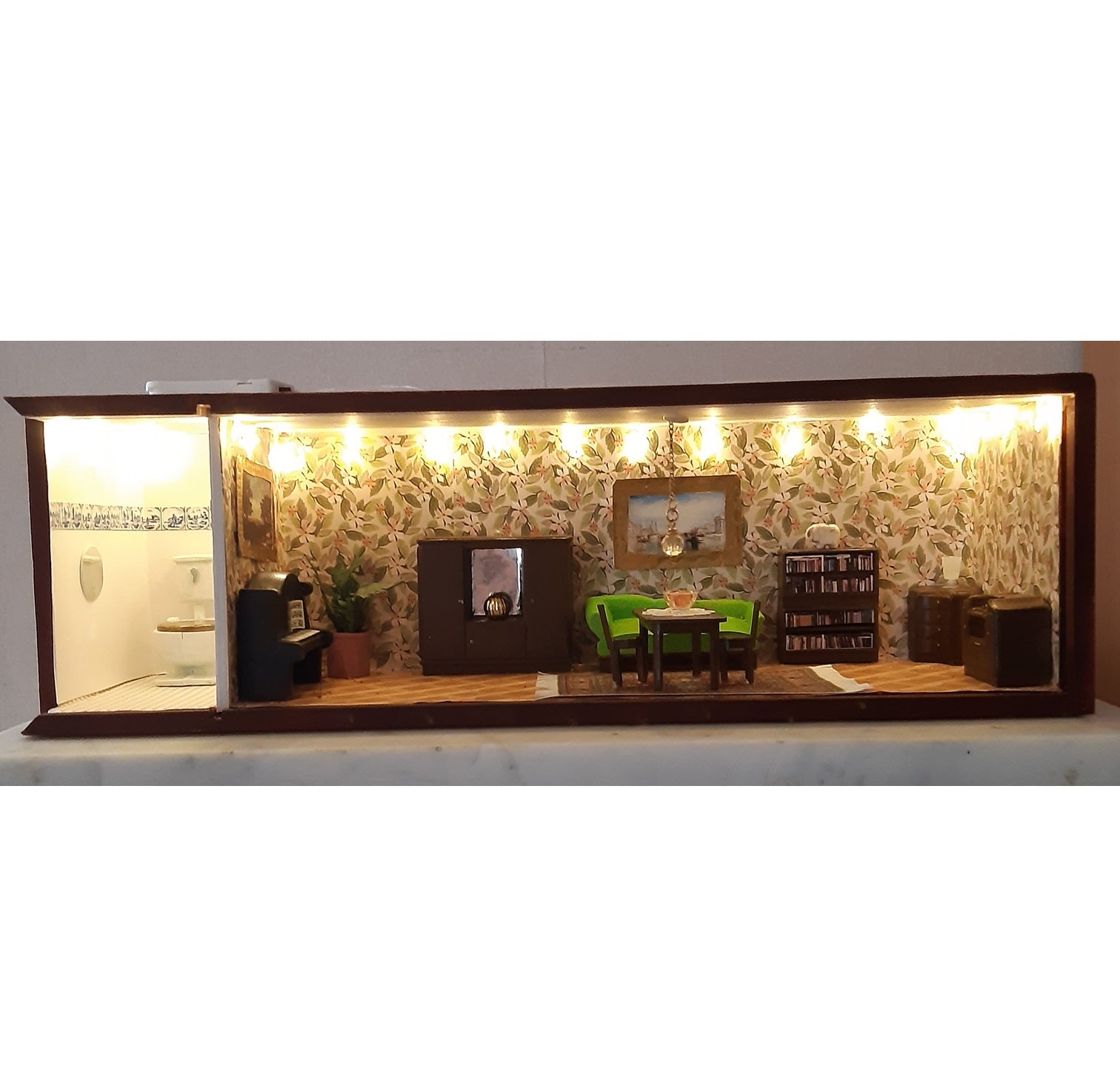 Tittskåp: Ett litet vardagsrum