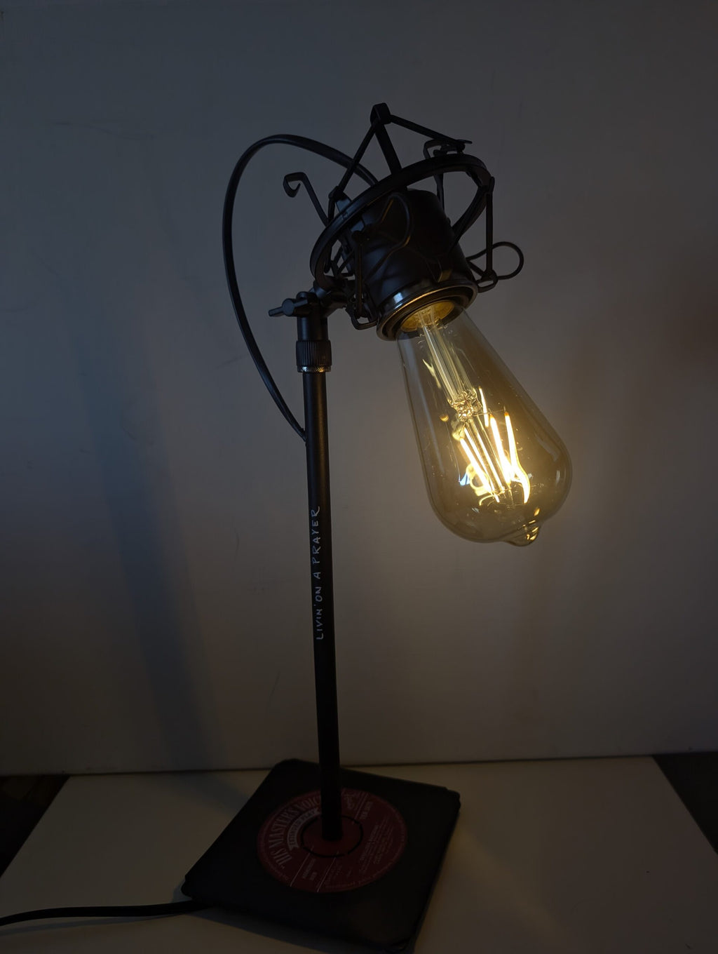 Bordslampa Inspiration Lights - Living on a prayer