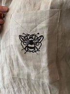 Vallmo, kort rak skjortmodell i 100 % linnetyg.