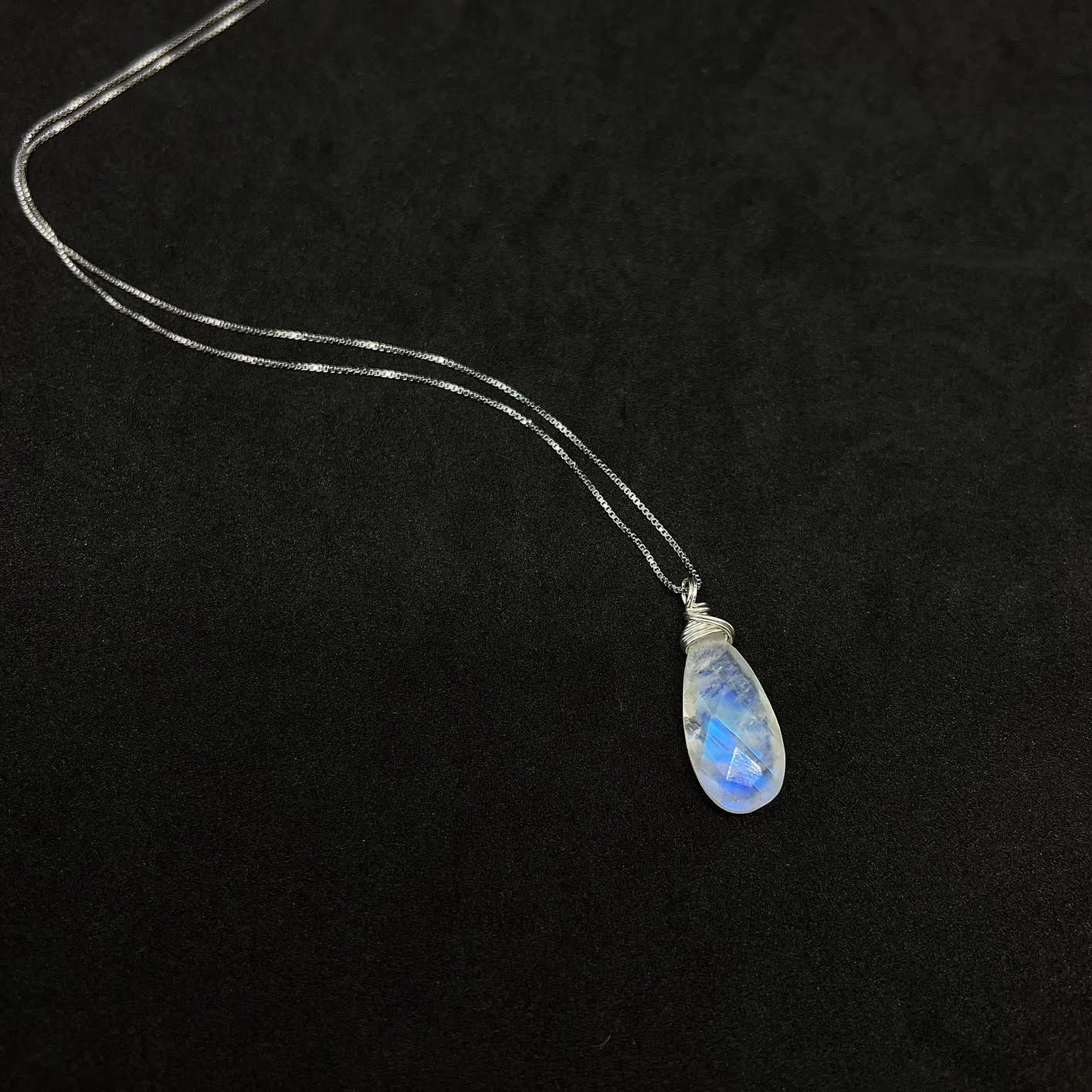 599Large moonstone necklace