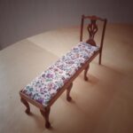 Miniatyrmöbel: Chippendale daybed, skala 1:12