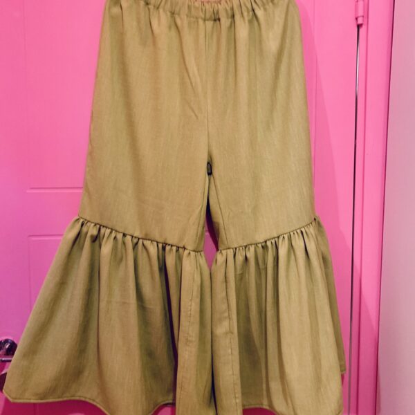 Lulu ruffle pants Size S-M