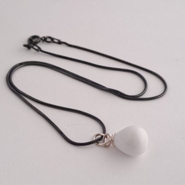 Halsband med hänge