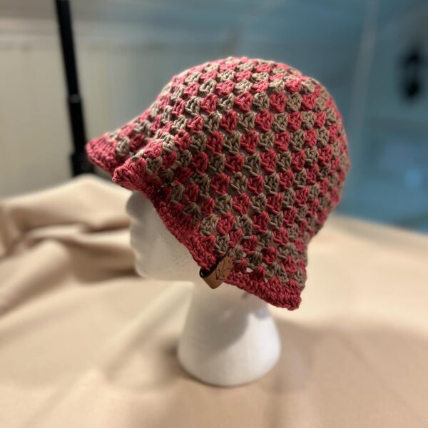Virkad bucket hat