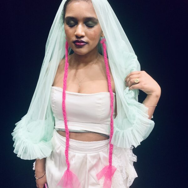 Mindy veil