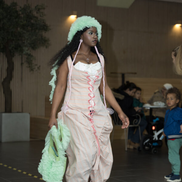 Mindy tulle hat