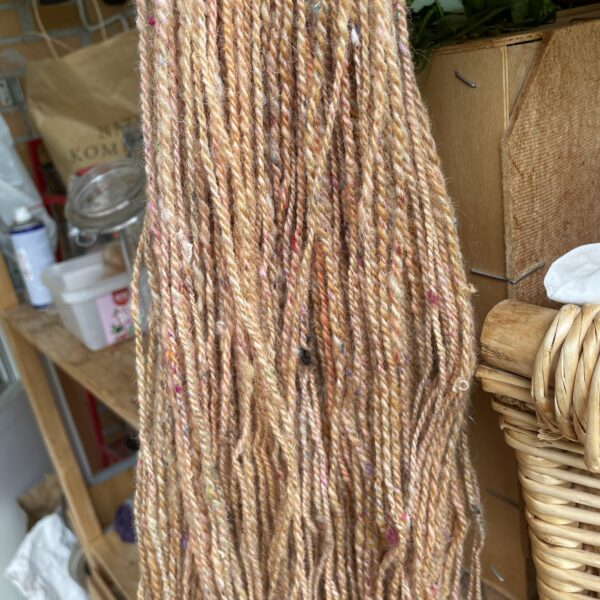 Light orange blended yarn, 124g